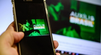 Presidente sanciona MP que torna Auxílio Brasil de R$ 400 permanente